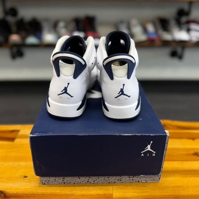 Jordan 6 Retro Midnight Navy (2022) - Preowned