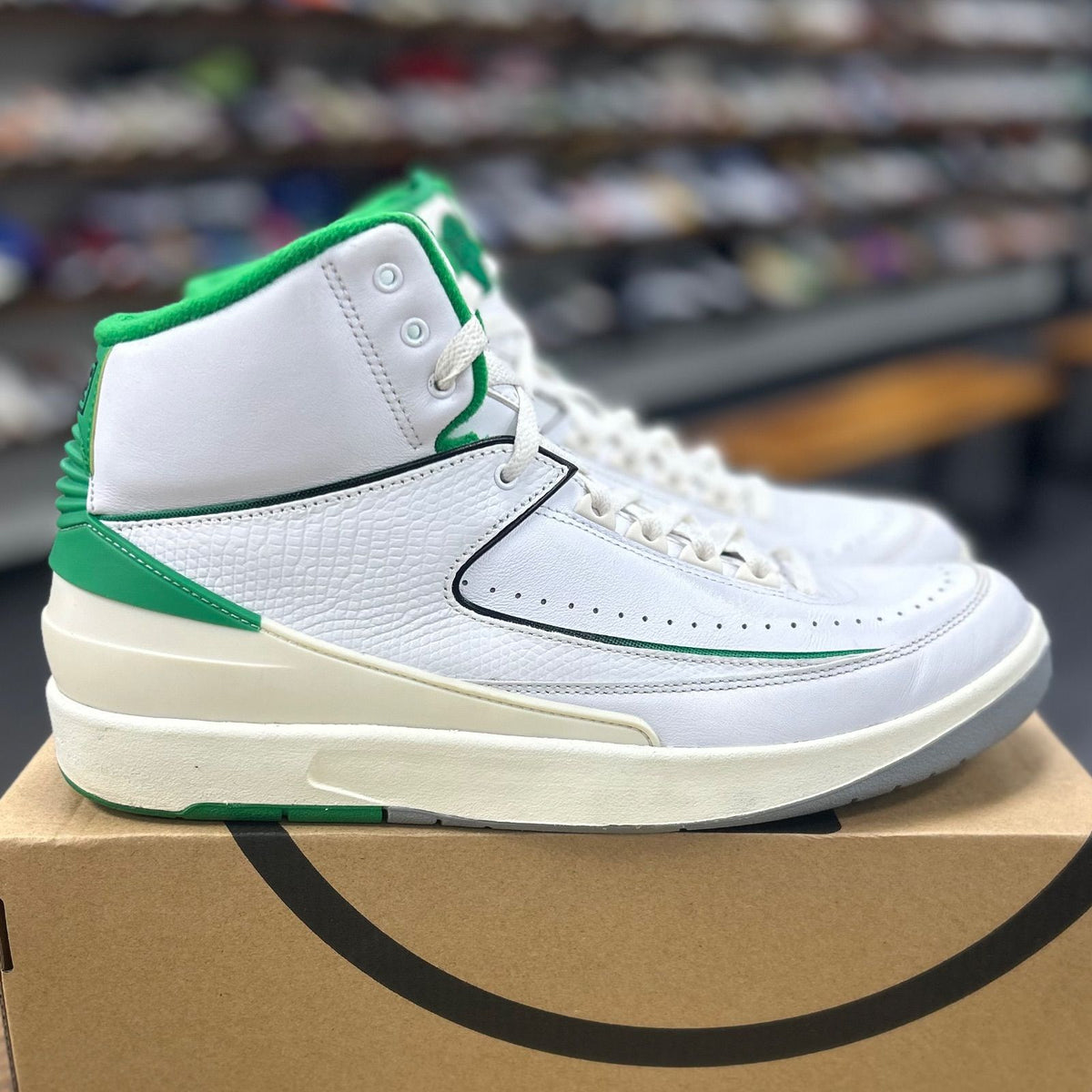 Jordan 2 Retro Lucky Green - Preowned