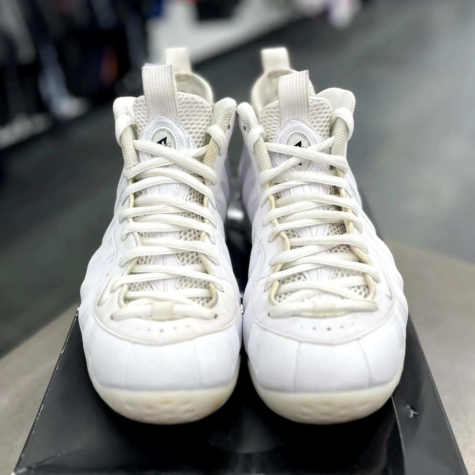 Nike Air Foamposite One Triple White - Preowned