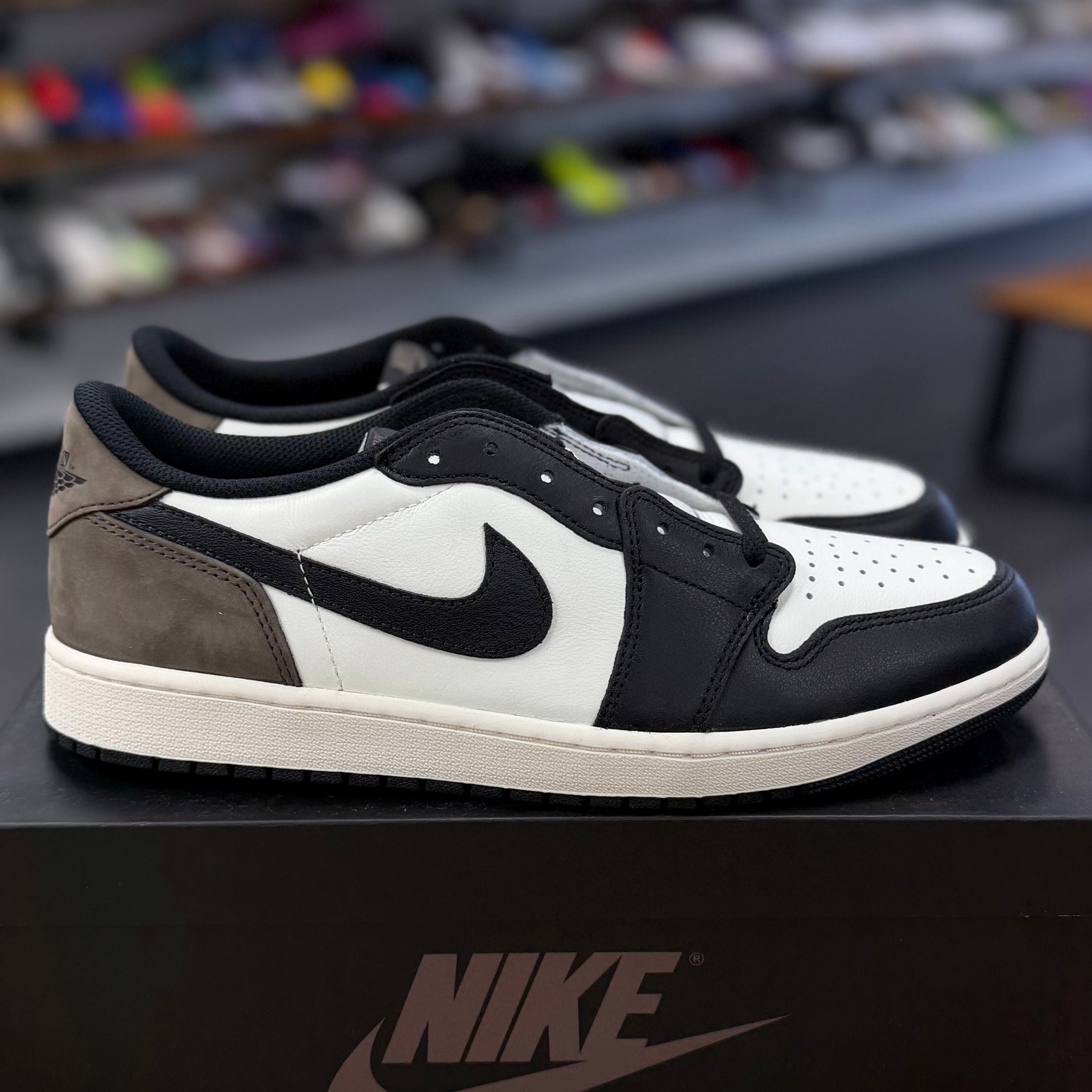 BRAND NEW STEAL - Jordan 1 Retro Low OG Mocha