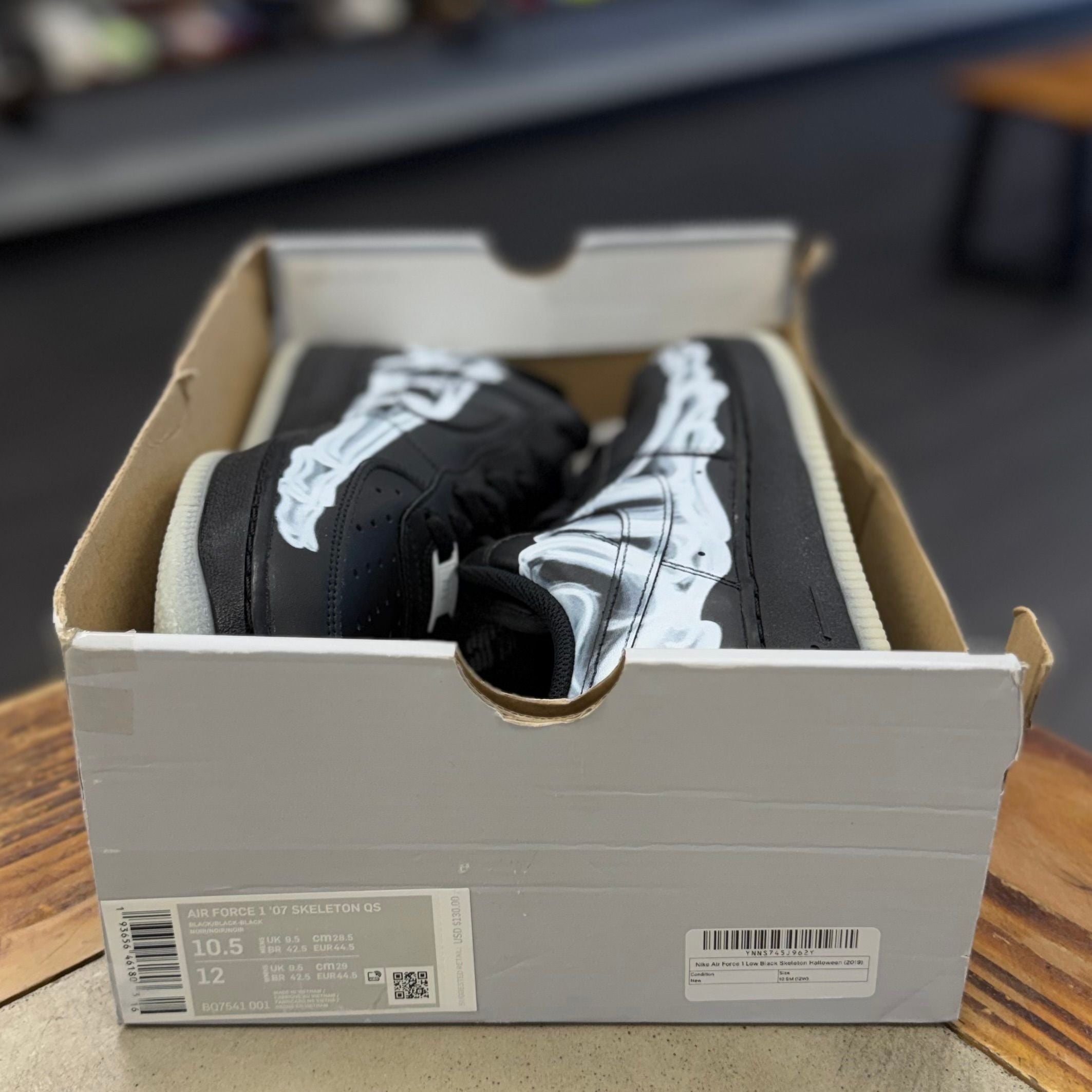 BRAND NEW STEAL - Nike Air Force 1 Low Black Skeleton Halloween (2019)