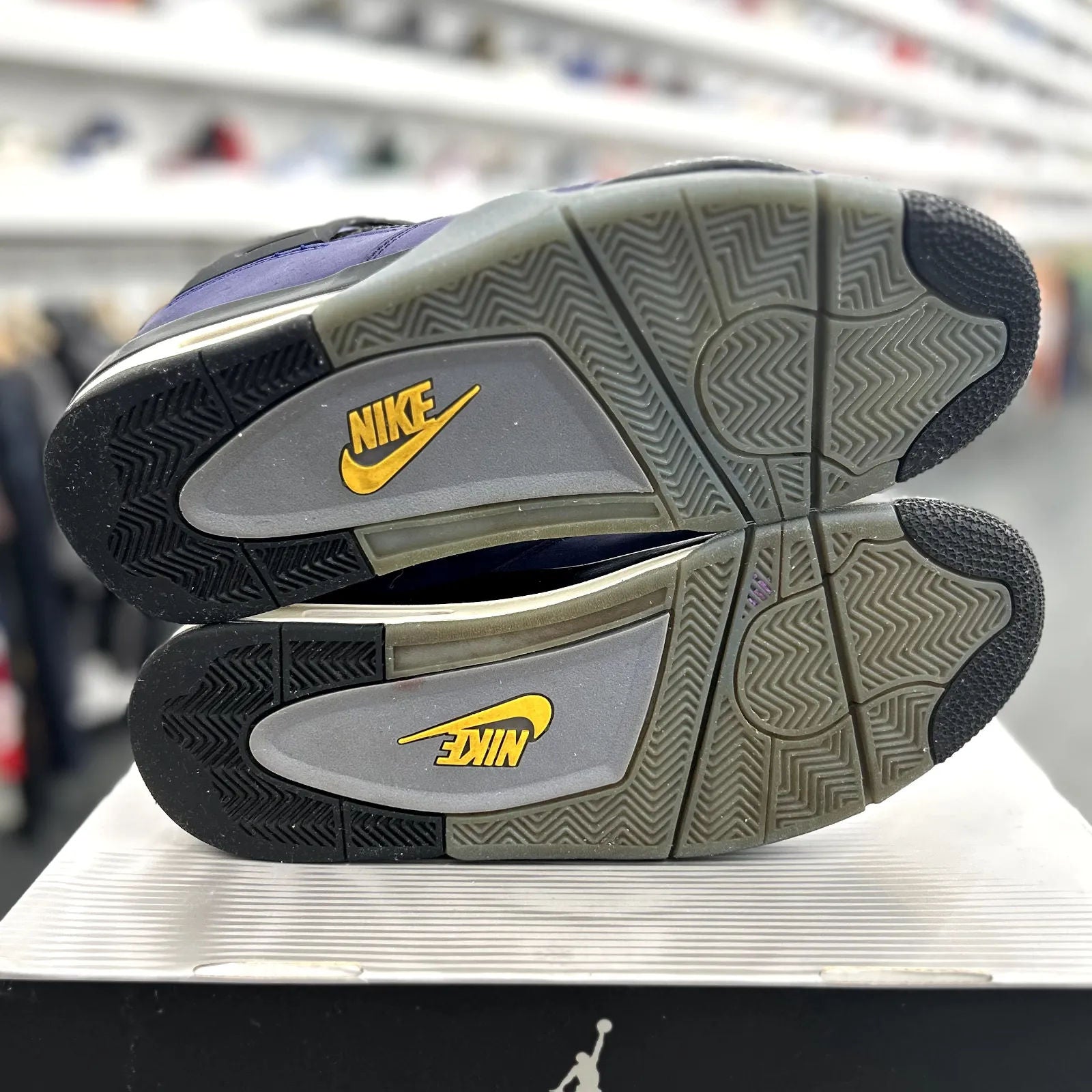 Jordan 4 Retro Lakers - Preowned