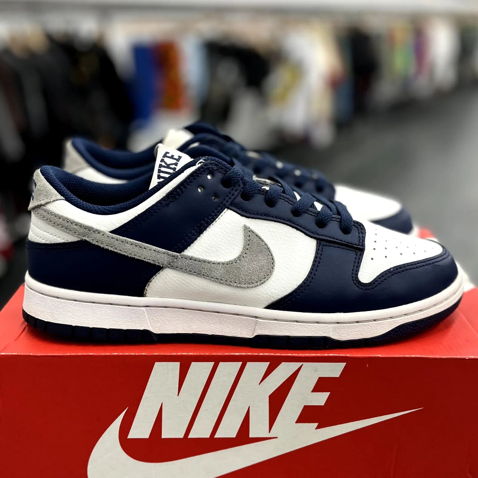 Nike Dunk Low Summit White Midnight Navy - Preowned