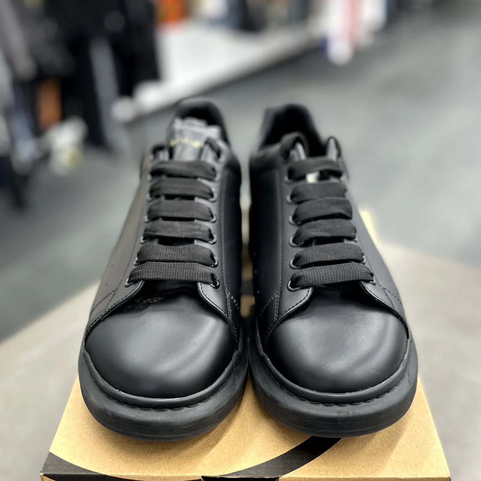 Alexander McQueen Oversized Black - Preowned