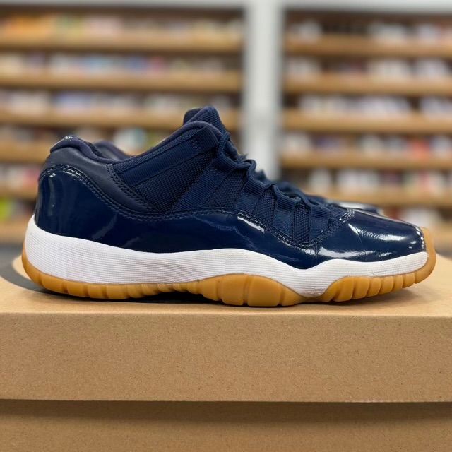 Jordan 11 Retro Low Midnight Navy (GS) - Preowned