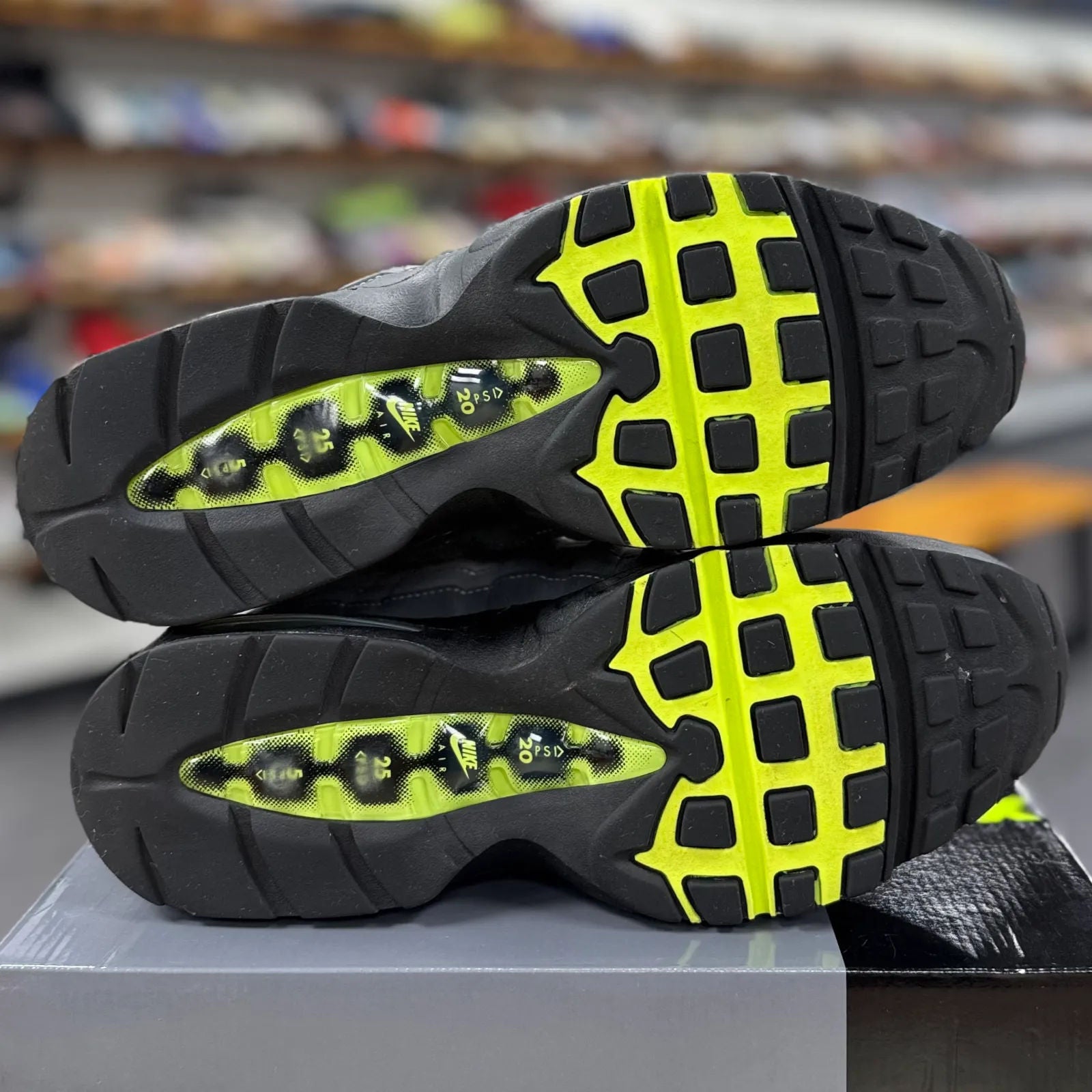 Nike Air Max 95 OG Big Bubble Neon (2025/2026) - Preowned