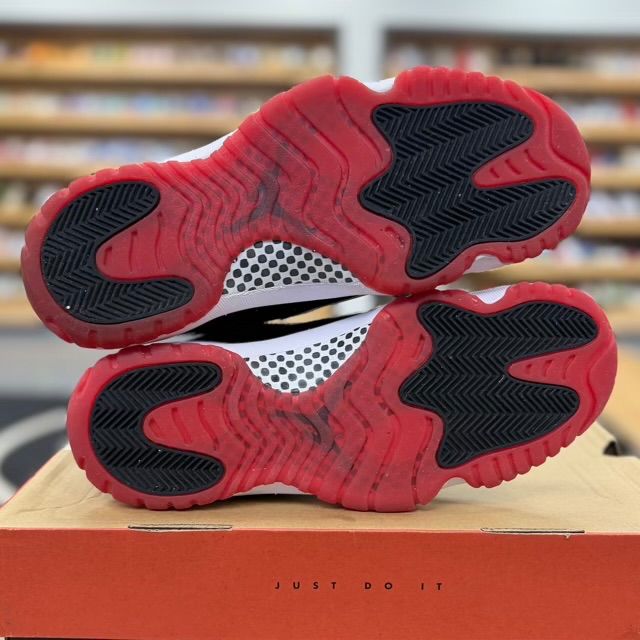 Jordan 11 Retro Playoffs Bred (2019) - Preowned