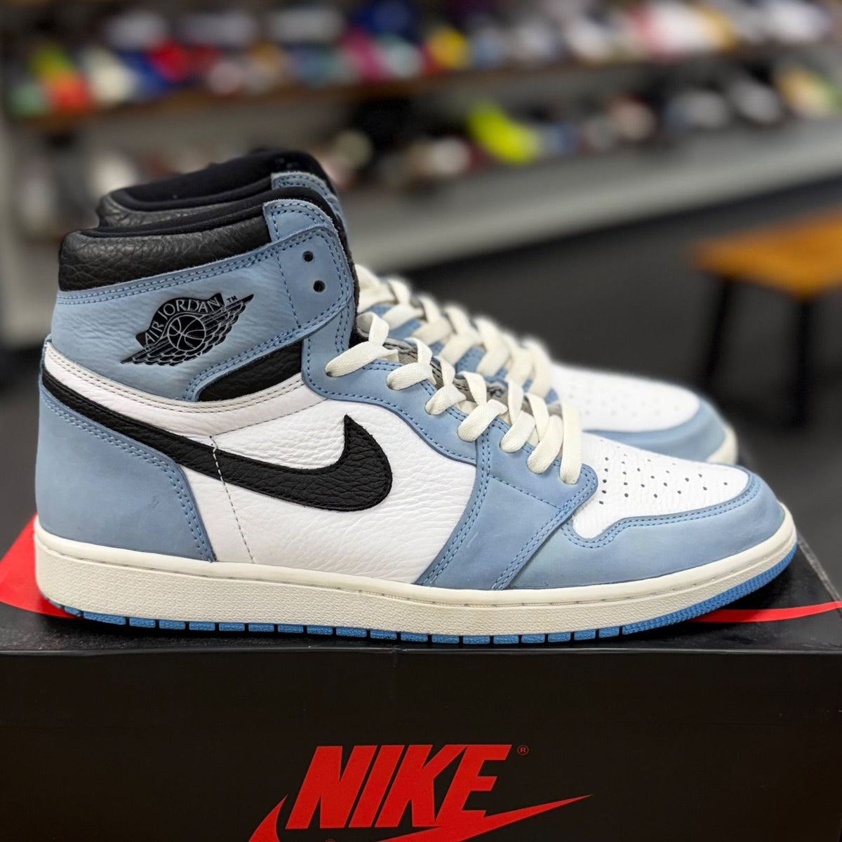 Jordan 1 Retro High OG University Blue - Preowned