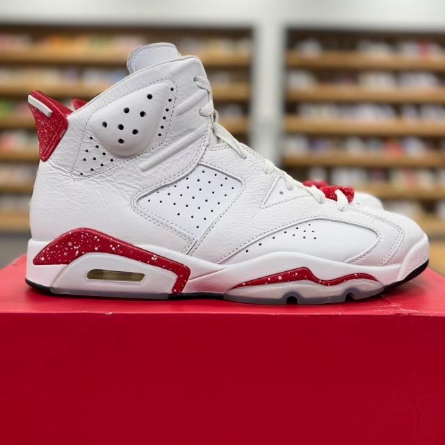 Jordan 6 Retro Red Oreo - Preowned