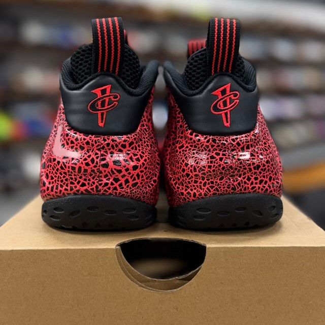Nike Air Foamposite One Cracked Lava - Preowned