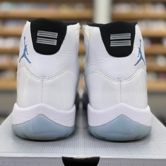 Jordan 11 Retro Legend Blue (2024) - Preowned