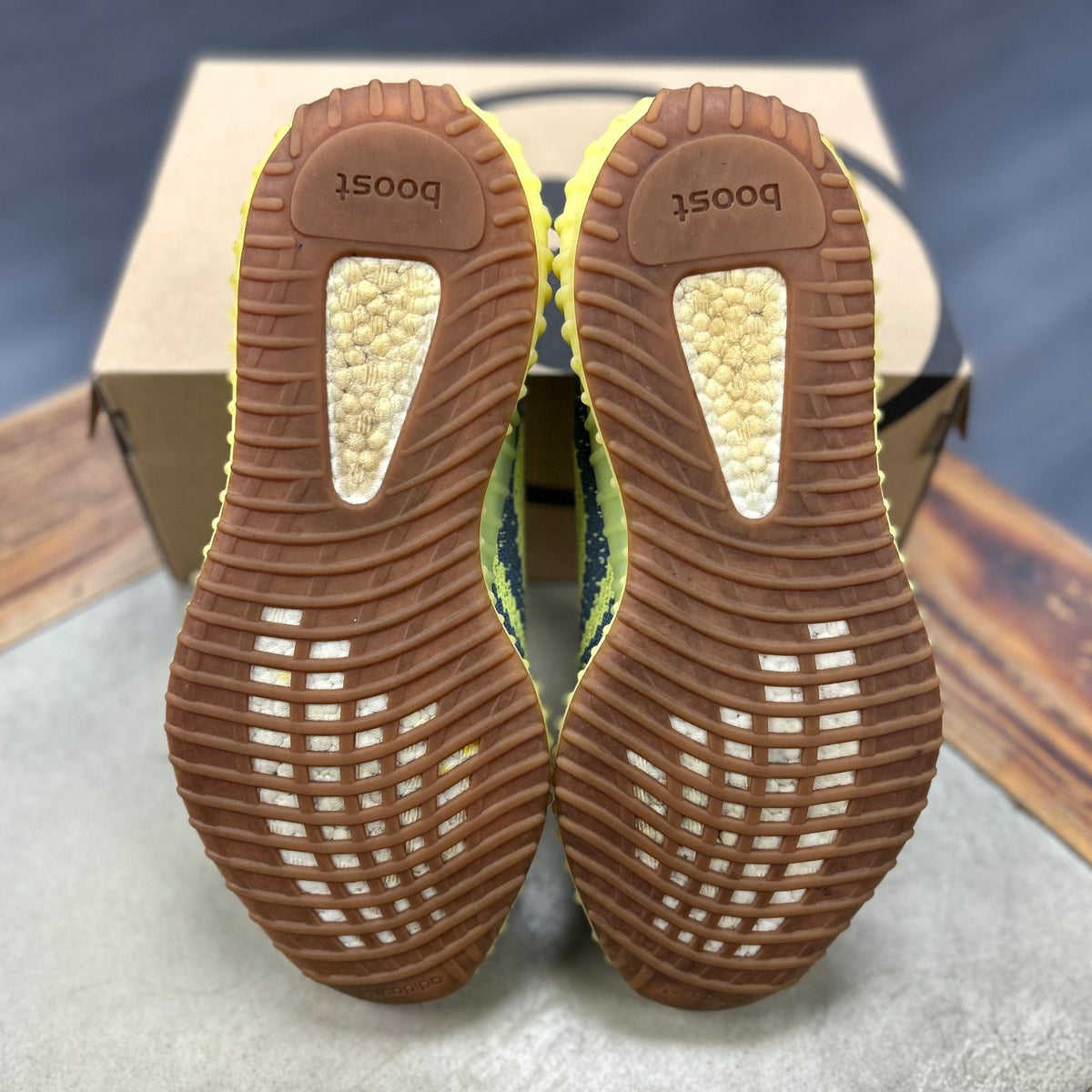 adidas Yeezy Boost 350 V2 Semi Frozen Yellow - Preowned