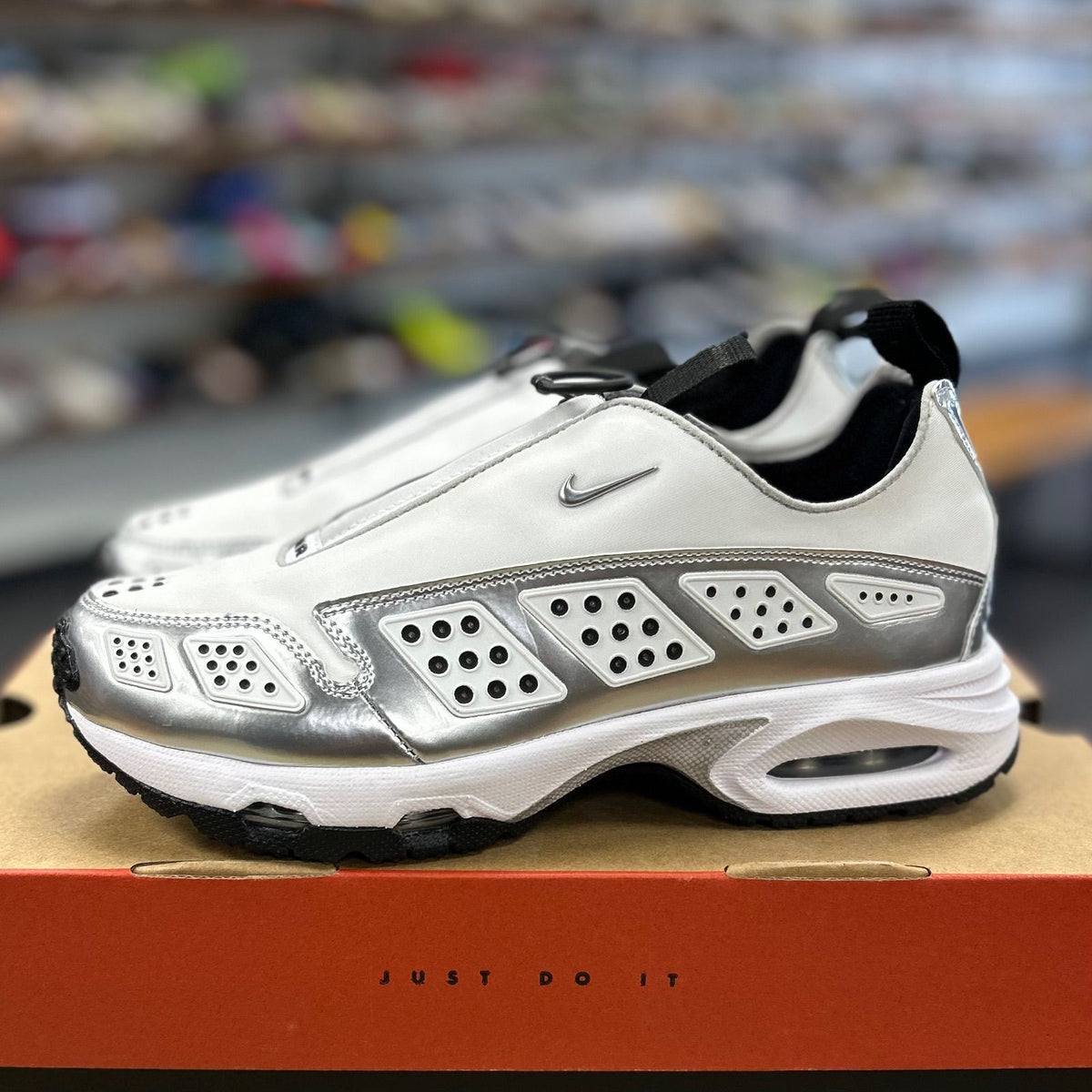 Nike Air Max Sunder SE White Metallic Silver (Women's) - Preowned