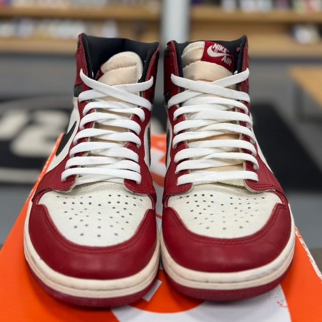 Jordan 1 Retro High OG Chicago Lost and Found - Preowned
