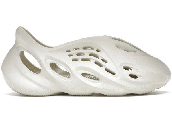 adidas Yeezy Foam RNR Sand - Preowned