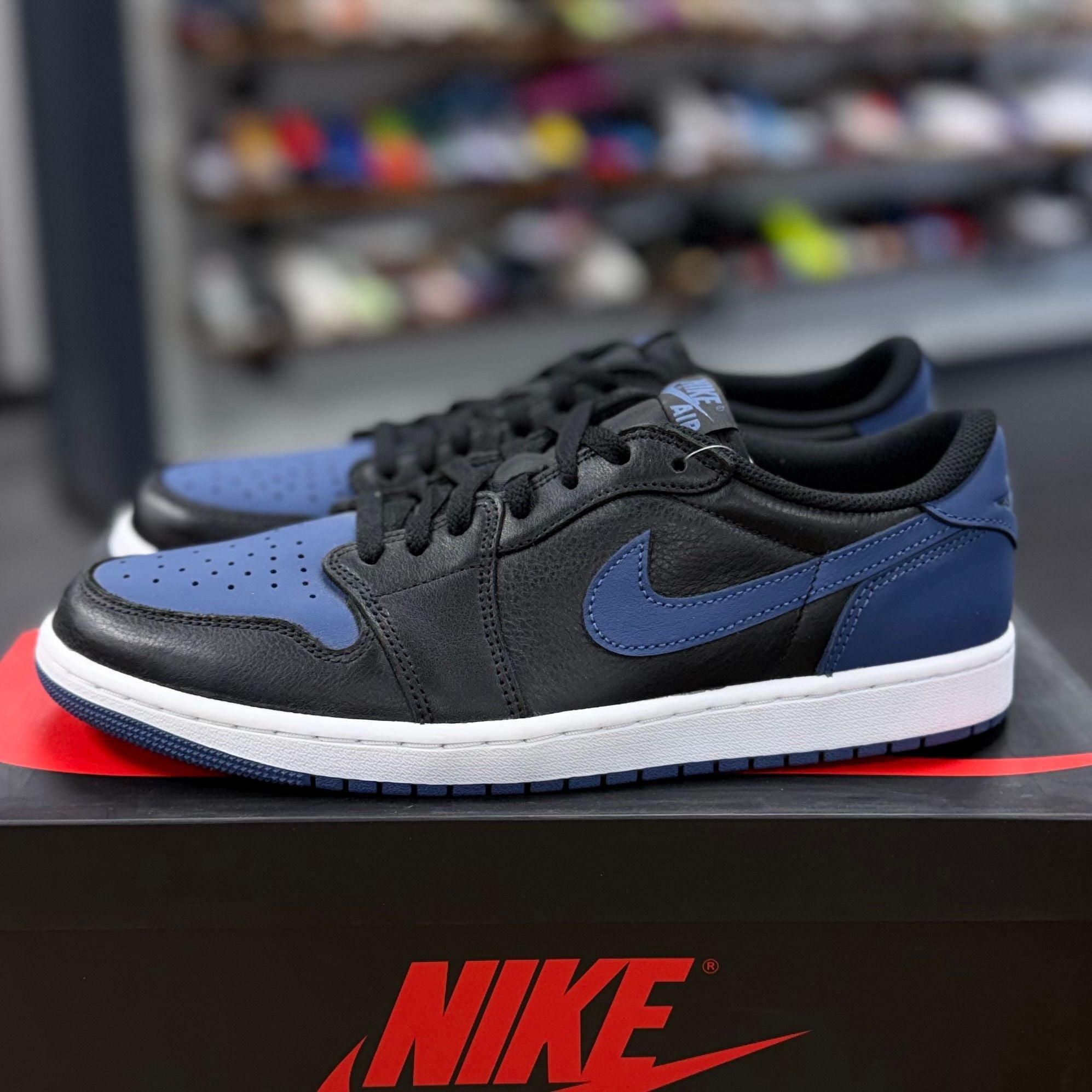 BRAND NEW STEAL - Jordan 1 Retro Low OG Mystic Navy
