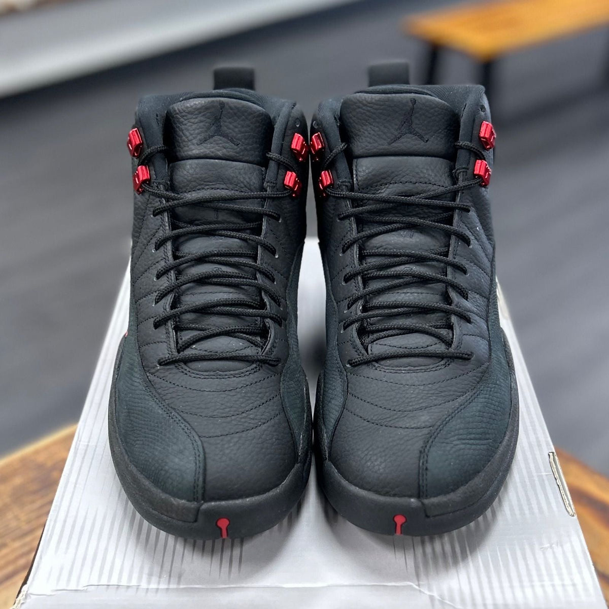 Jordan 12 Retro Bloodline - Preowned
