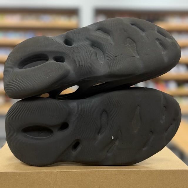 adidas Yeezy Foam RNR Onyx - Preowned