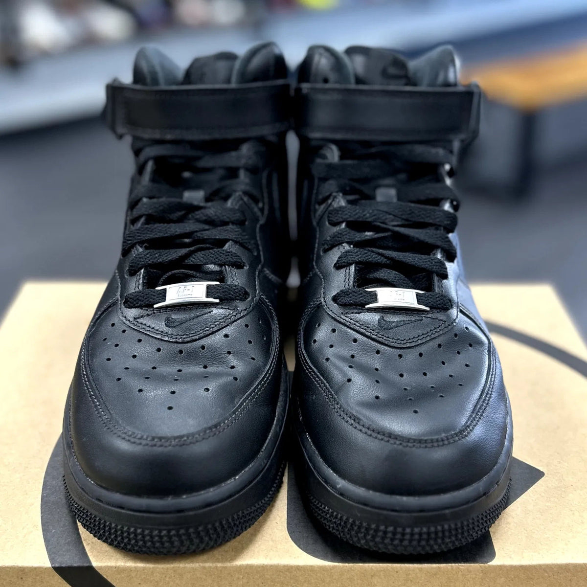 Nike Air Force 1 Mid Supreme Black - Preowned