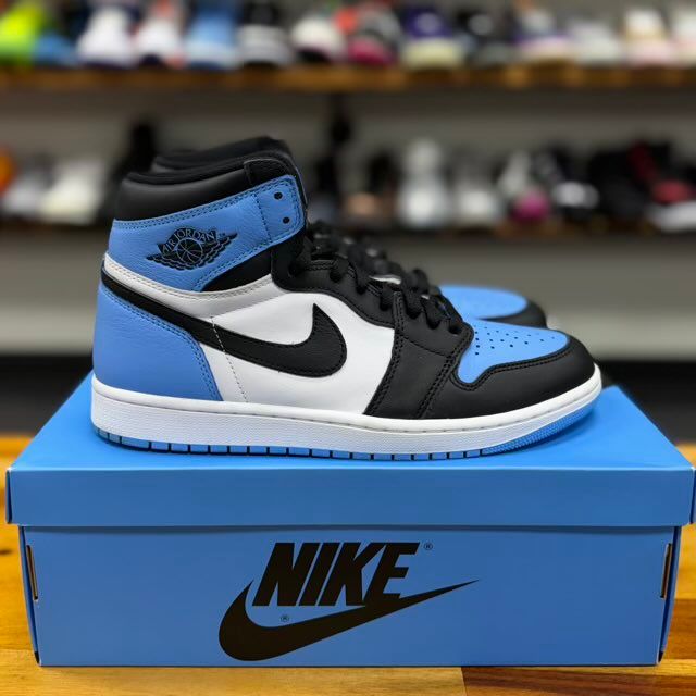 Jordan 1 Retro High OG UNC Toe - Preowned