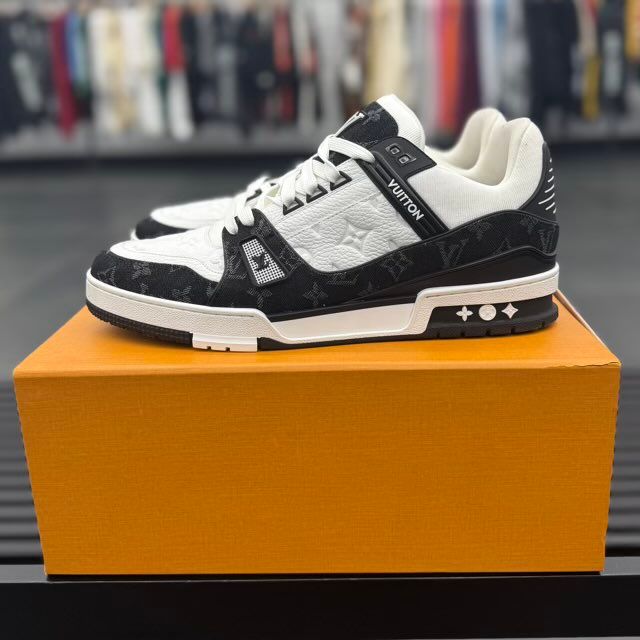 Louis Vuitton LV Trainer White Black - Preowned