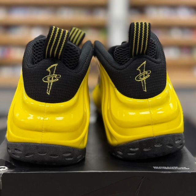 Nike Air Foamposite One Wu-Tang Optic Yellow - Preowned