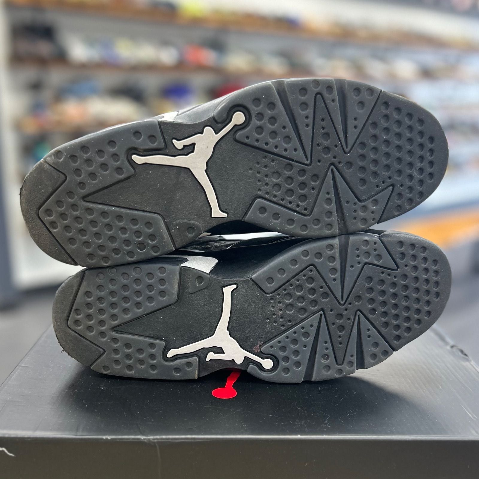 Jordan 6 Retro Cap and Gown - Preowned
