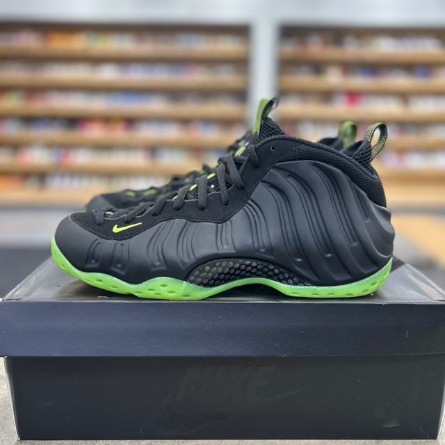 Nike Air Foamposite One Black Volt - Preowned