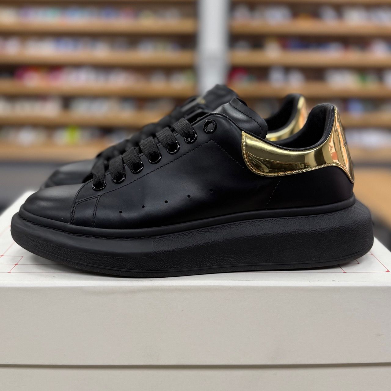 Alexander McQueen Oversized Black Gold - Preowned