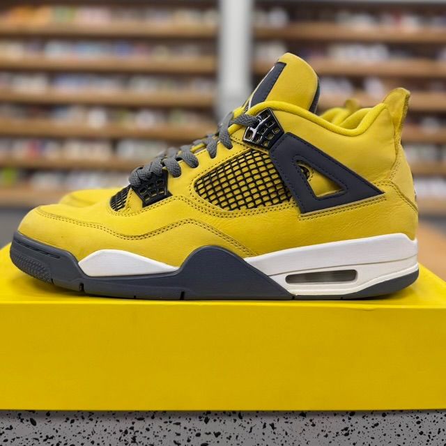 Jordan 4 Retro Lightning (2021) - Preowned