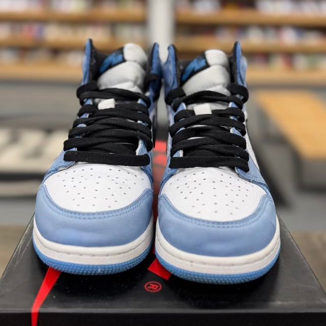 Jordan 1 Retro High OG University Blue (GS) - Preowned