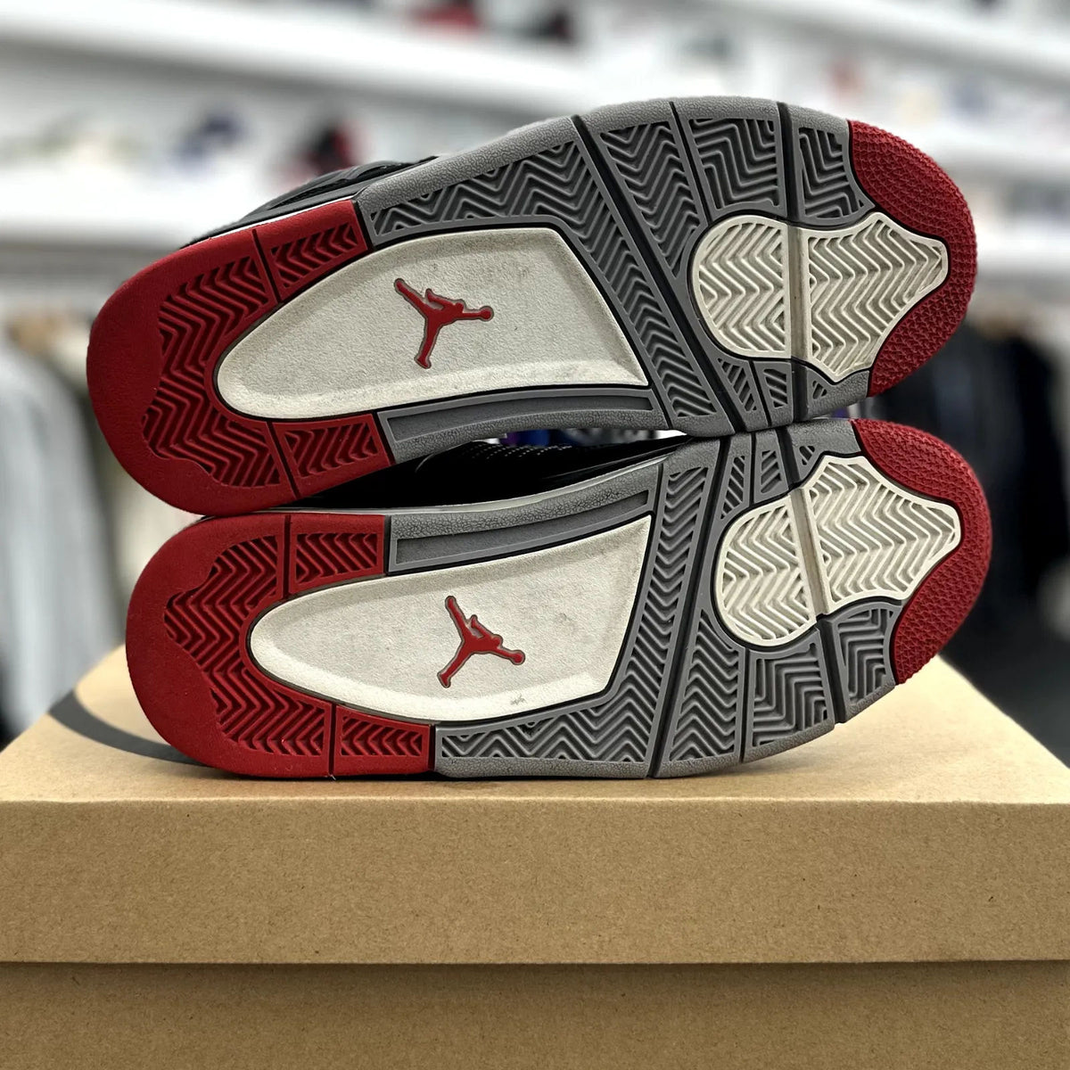 Jordan 4 Retro Bred (2019) (GS) - Preowned