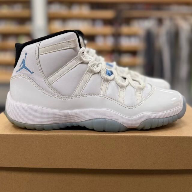 Jordan 11 Retro Legend Blue (2024) (GS) - Preowned