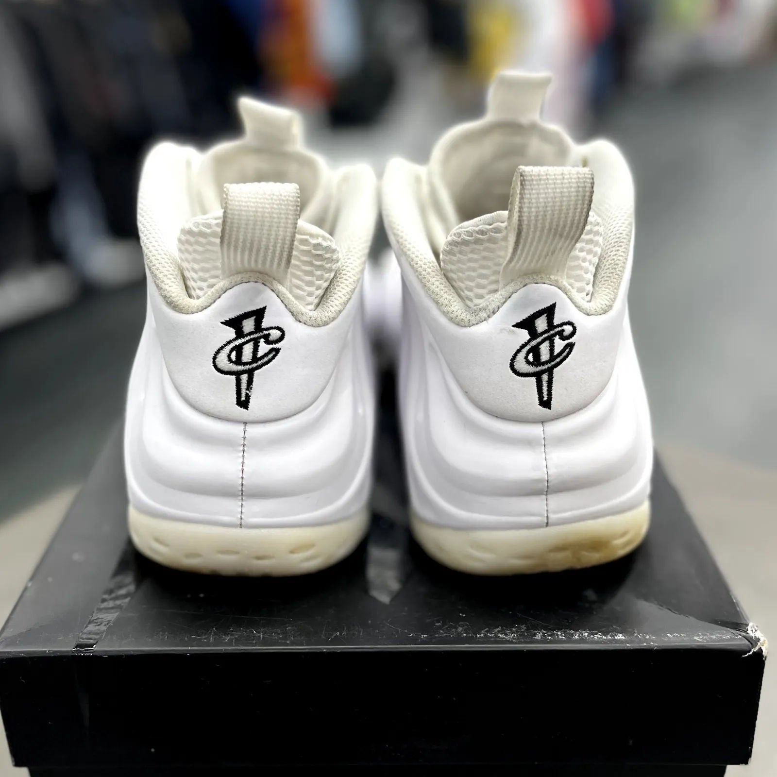 Nike Air Foamposite One Triple White - Preowned