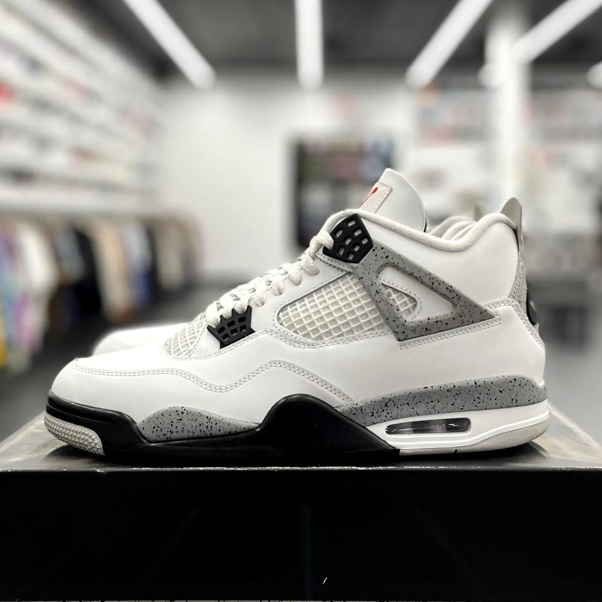 Jordan 4 Retro White Cement (2025) - Preowned