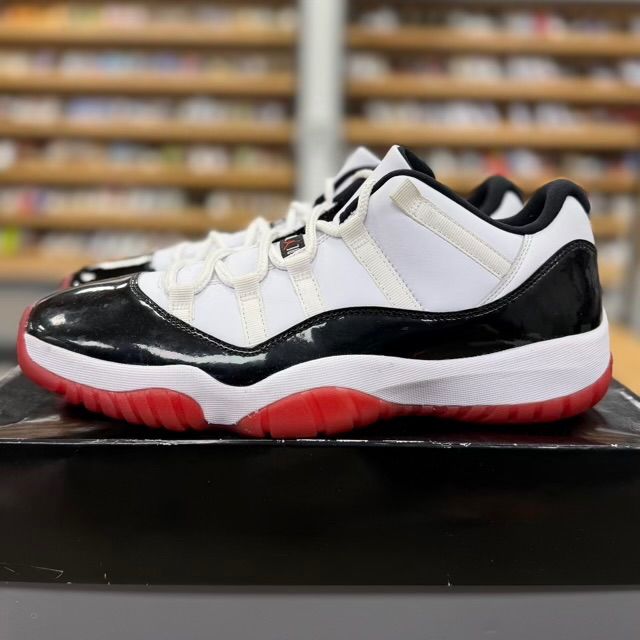 Jordan 11 Retro Low Concord Bred - Preowned