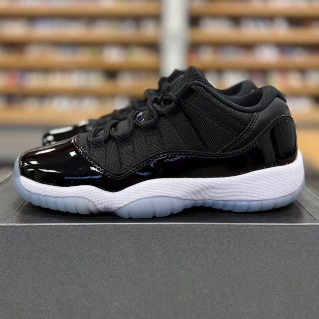 Jordan 11 Retro Low Space Jam (GS) - Preowned