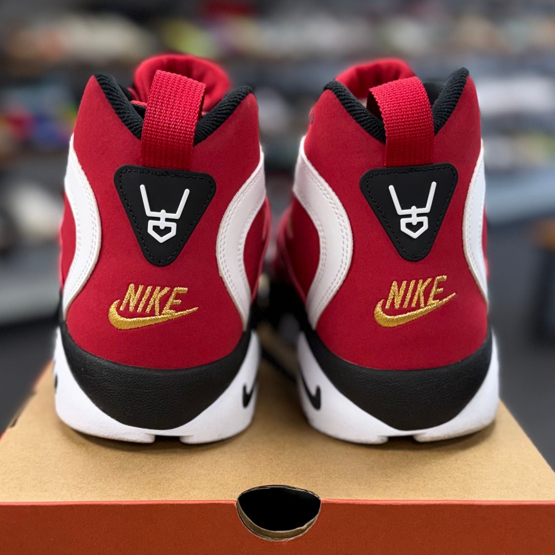 Nike Air Diamond Turf 2 Red Gold (2026) - Preowned