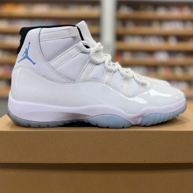 Jordan 11 Retro Legend Blue (2024) - Preowned