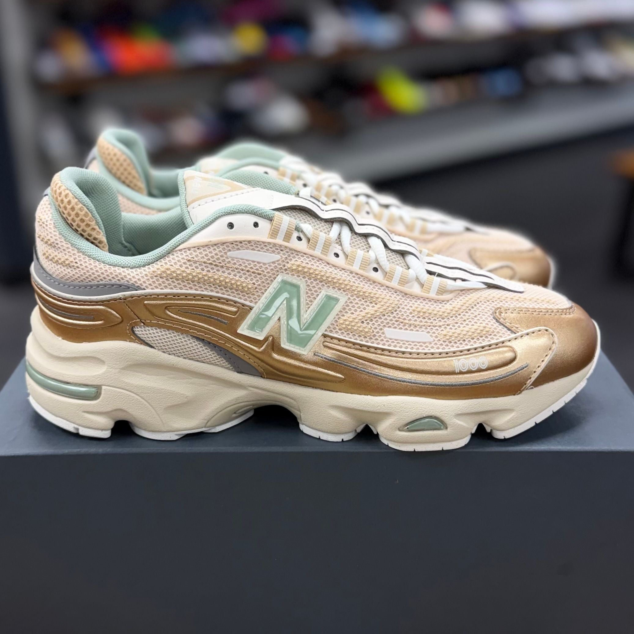 BRAND NEW STEAL - New Balance 1000 Desert Clay