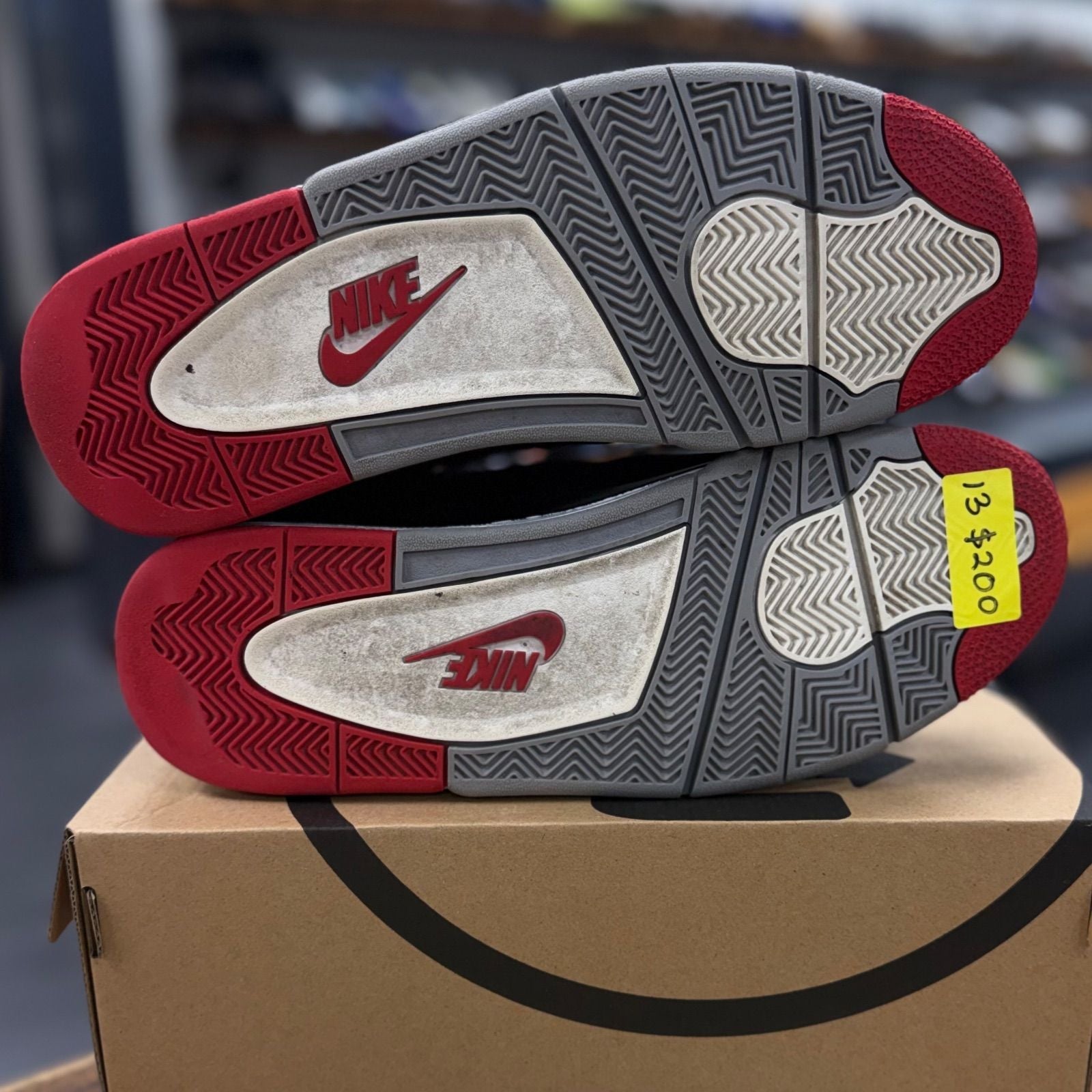 Jordan 4 Retro Bred (2019) - Preowned