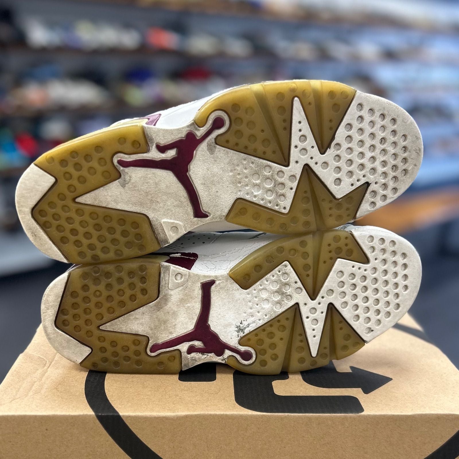 Jordan 6 Retro Maroon (2015) - Preowned