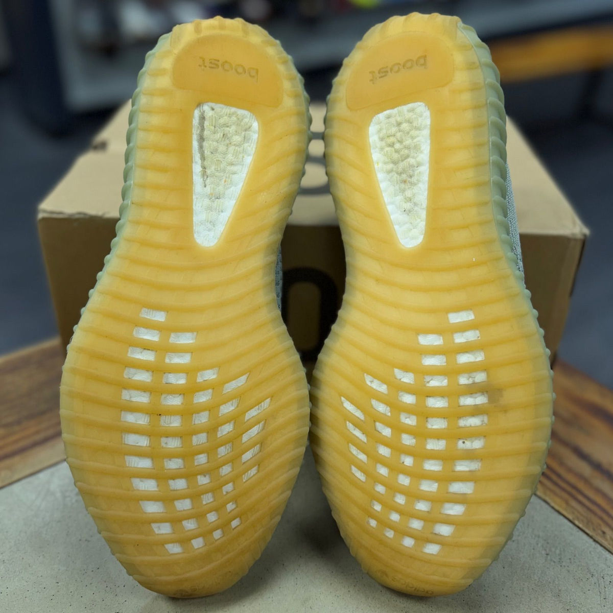 adidas Yeezy Boost 350 V2 Desert Sage - Preowned