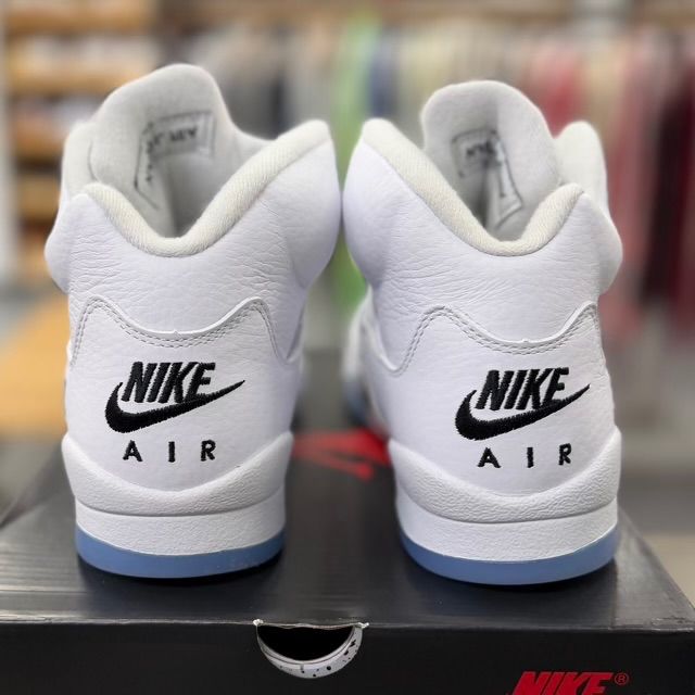 Jordan 5 Retro White Metallic (2026) (GS) - Preowned