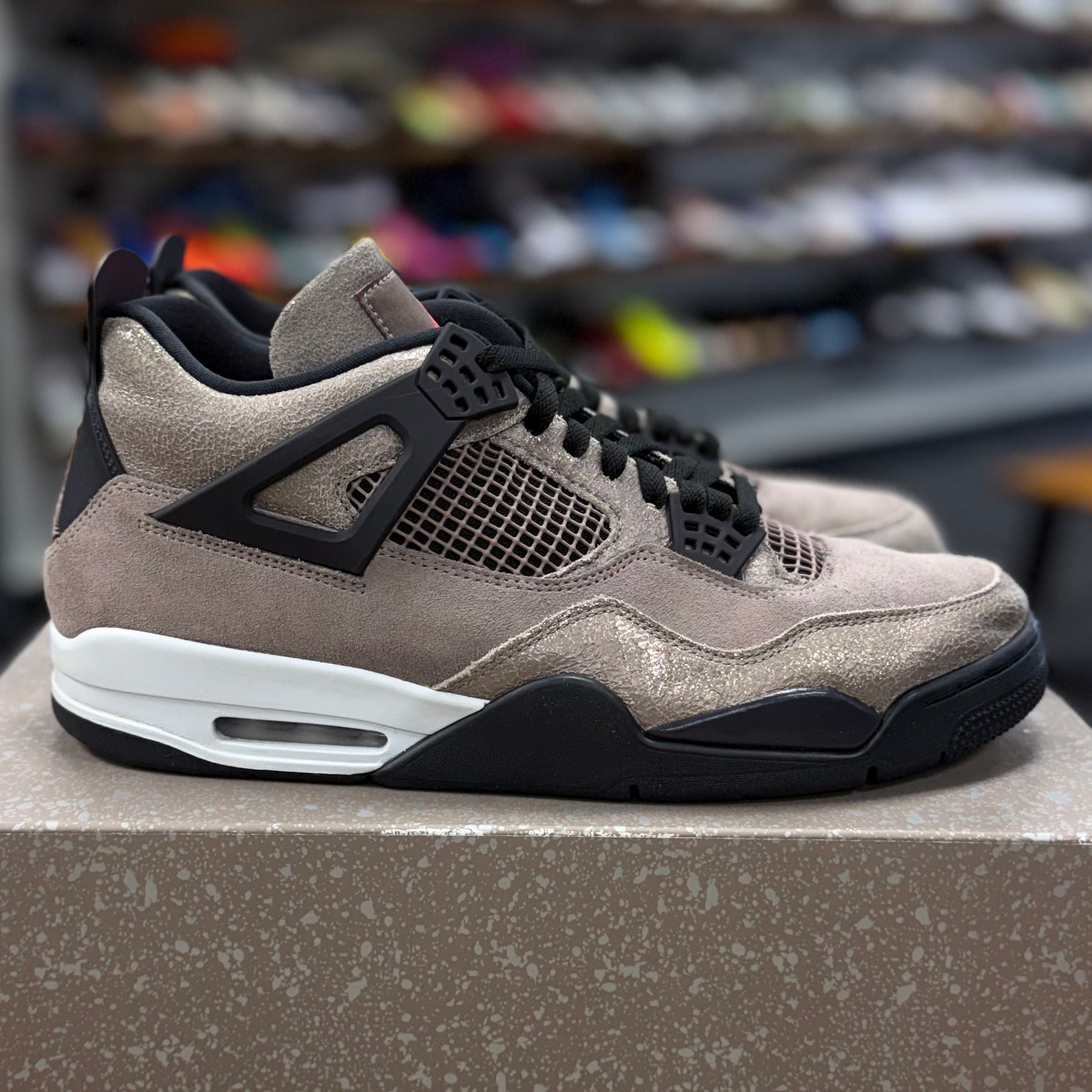 Jordan 4 Retro Taupe Haze - Preowned