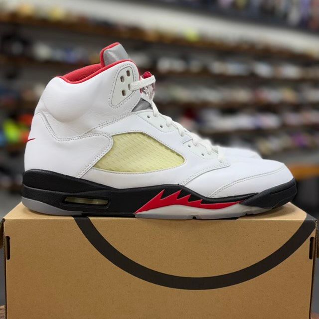 Jordan 5 Retro Fire Red Silver Tongue (2020) - Preowned