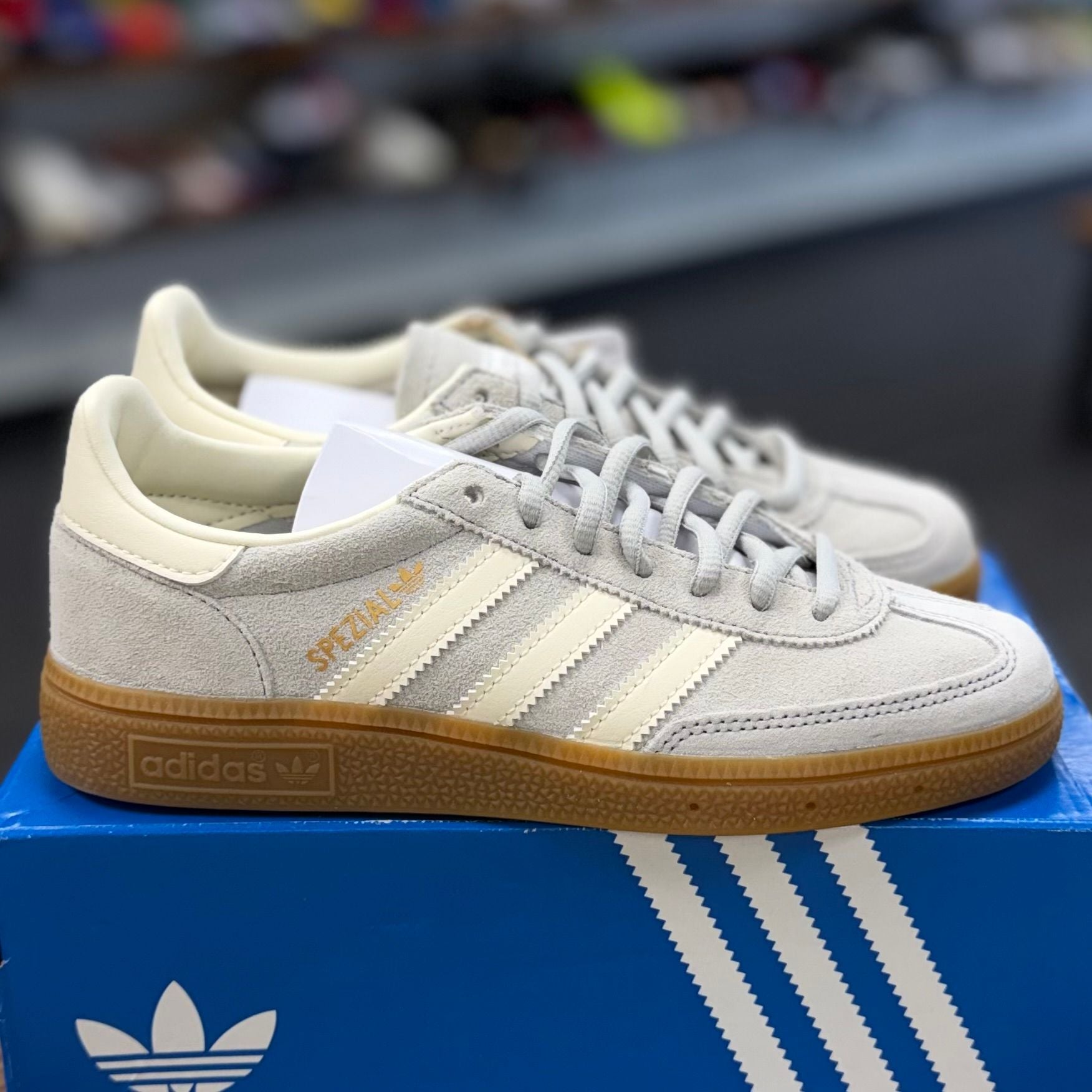 BRAND NEW STEAL - Adidas Handball Spezial Grey Cream White