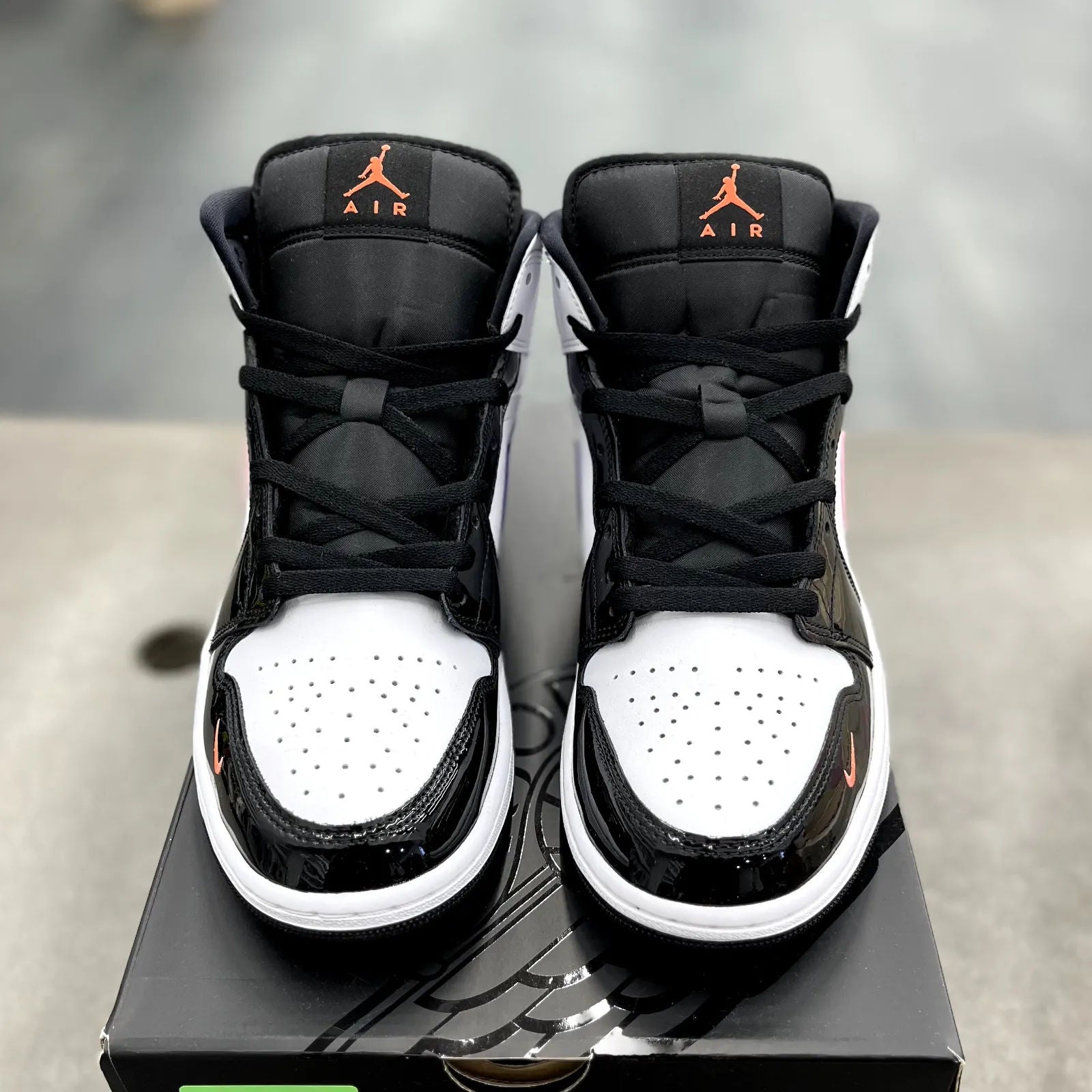 Jordan 1 Mid SE Mismatch Swoosh - Preowned