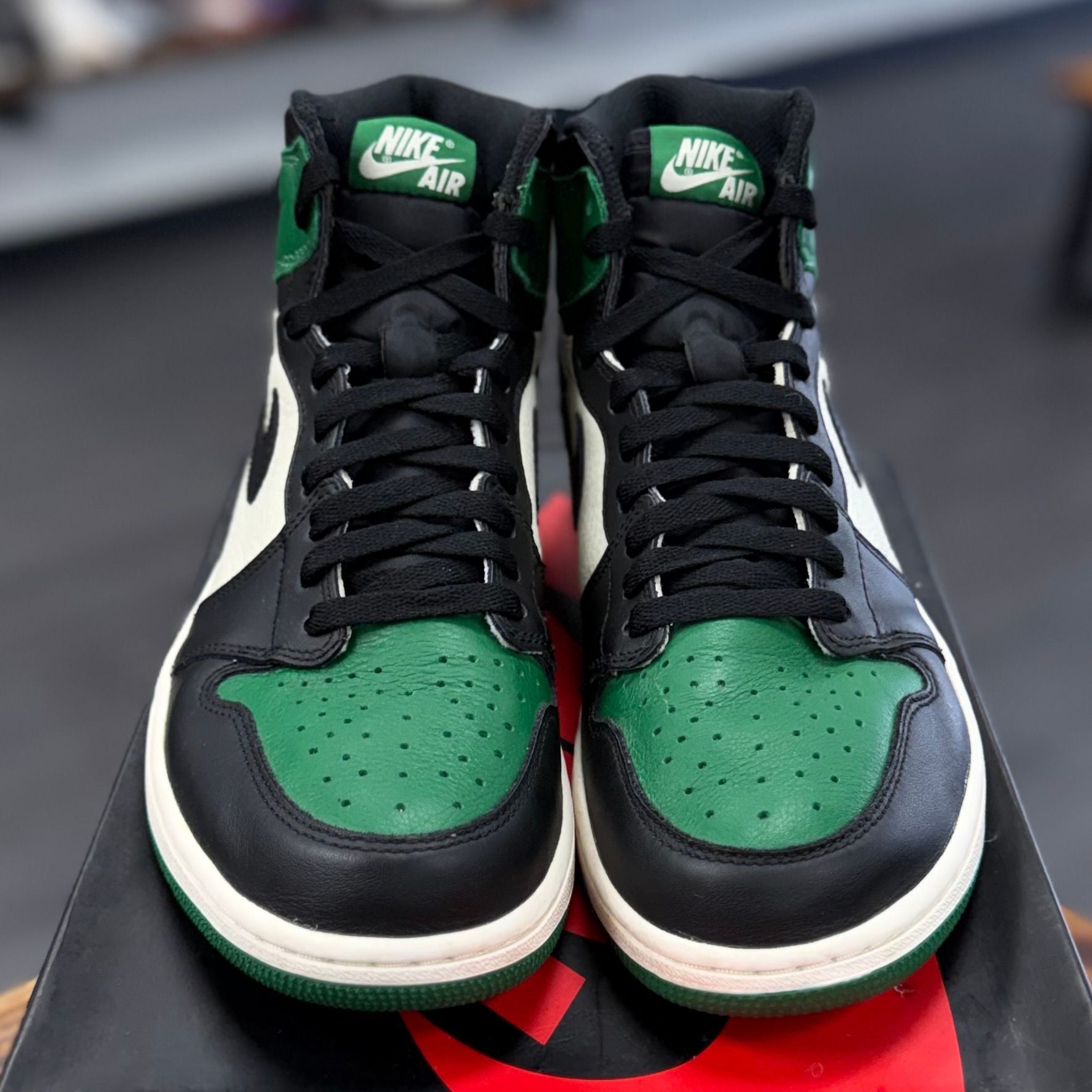 Jordan 1 Retro High Pine Green - Preowned