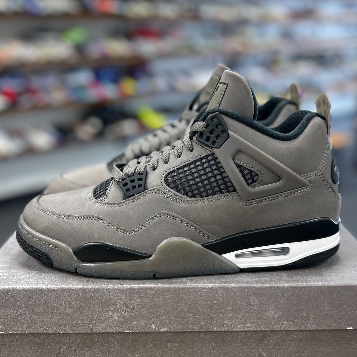 Jordan 4 Retro Cave Stone - Preowned